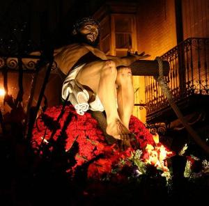 Cristo de la cofradía del Socorro realizada por el escultor Manuel Ardil Pagán con ayuda de su padre, Manuel Ardil Robles.